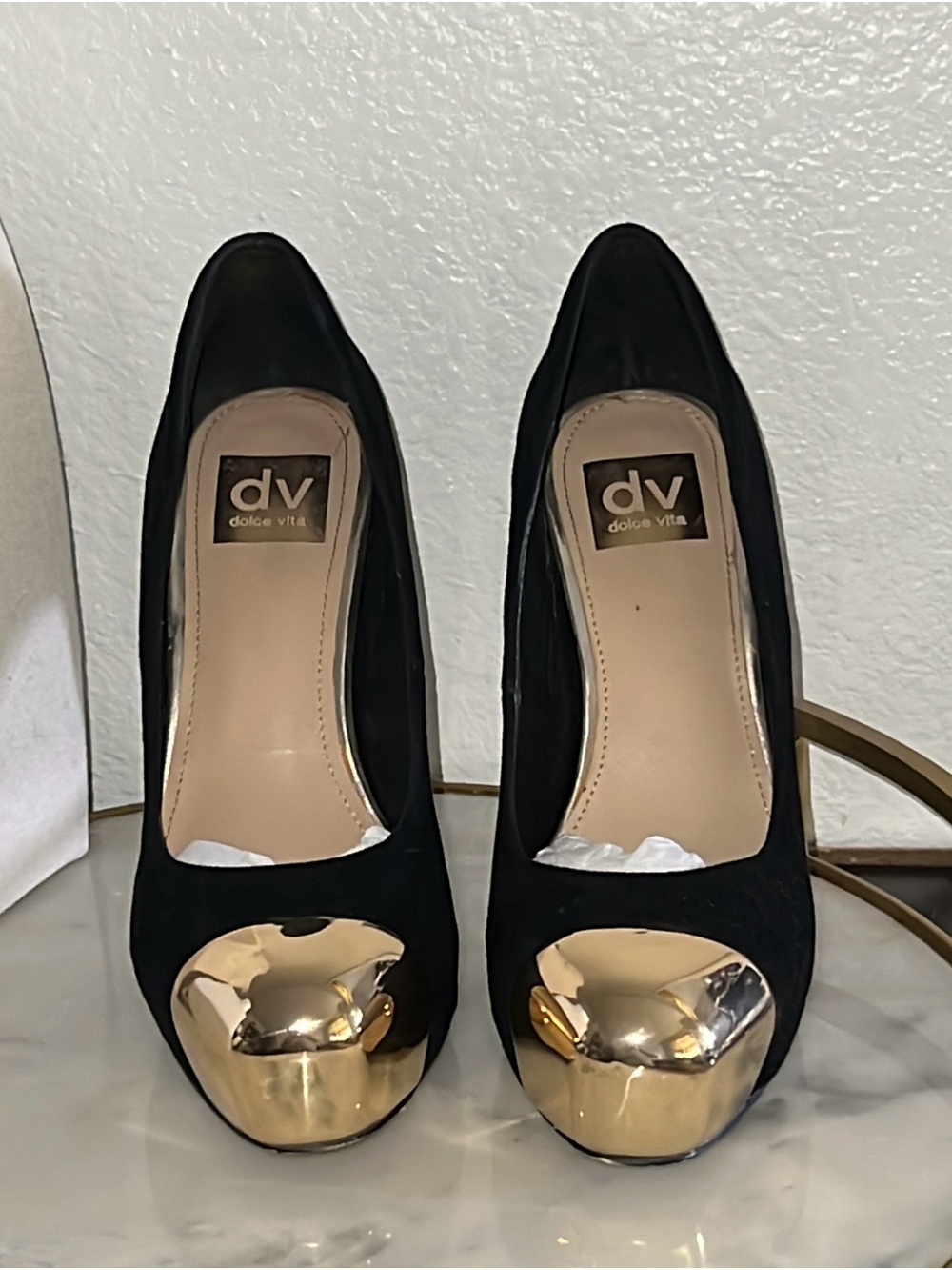 Dolce Vita DV black suede pumps good gold  toe 8